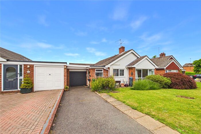 3 Bedroom Bungalow For Sale In Severn Gardens, Oakley, Basingstoke, Hampshire, RG23
