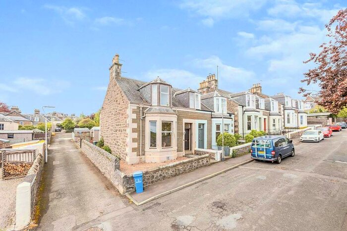 4 Bedroom Semi-Detached House For Sale In Provost Road, Tayport, Fife, DD6