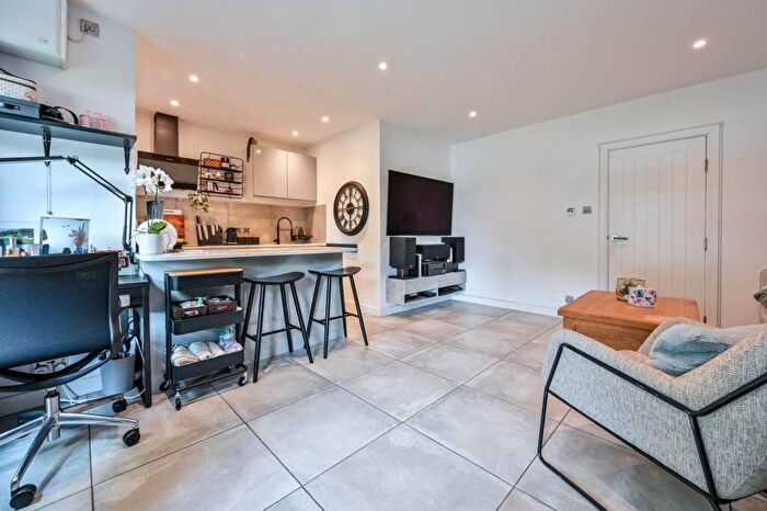 1 Bedroom Flat For Sale In London Road, Guildford, GU1