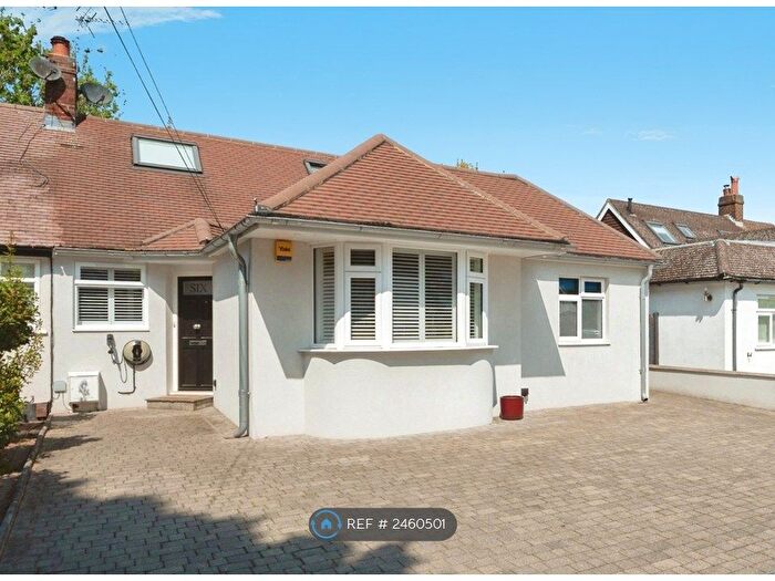 4 Bedroom Semi-Detached House To Rent In Lime Grove, Twickenham, TW1