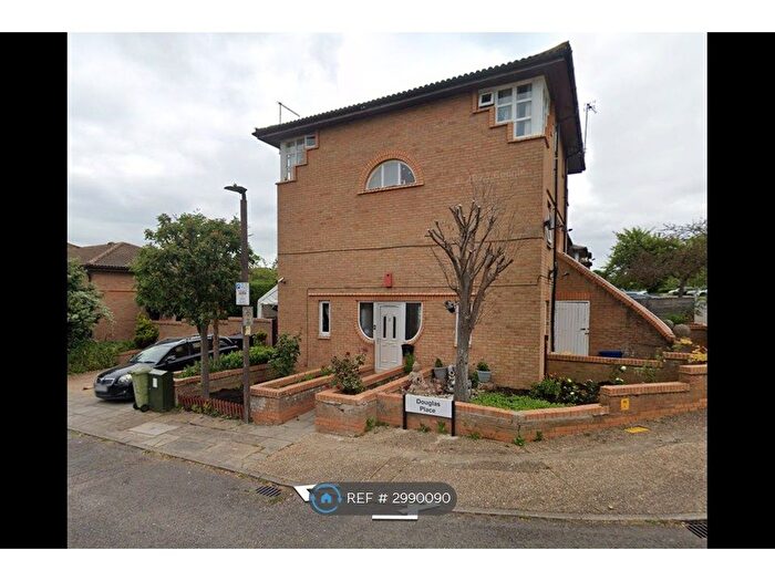 2 Bedroom Maisonette To Rent In Cartwright Place, Oldbrook, Milton Keynes, MK6