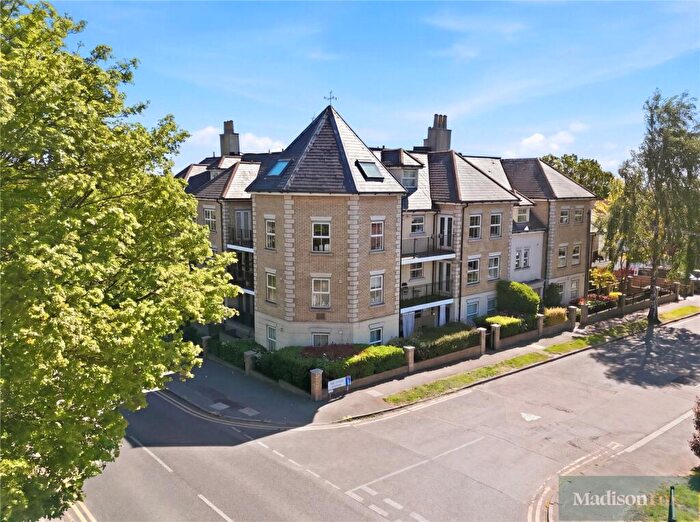 2 Bedroom Apartment For Sale In Manor Road, Chigwell, Essex, IG7