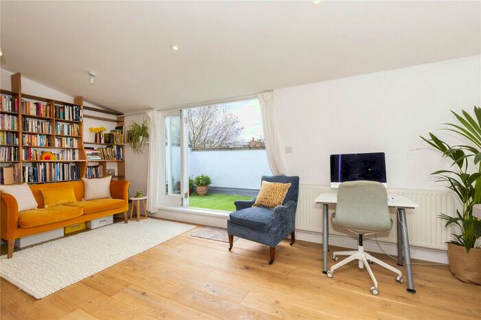 2 Bedroom Flat To Rent In Caledonian Road, London, N1