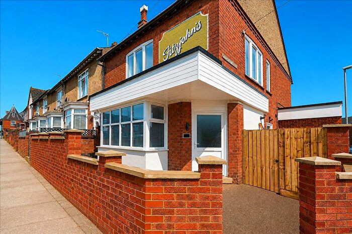 2 Bedroom Maisonette To Rent In Washbrook Road, Rushden, Northamptonshire, NN10