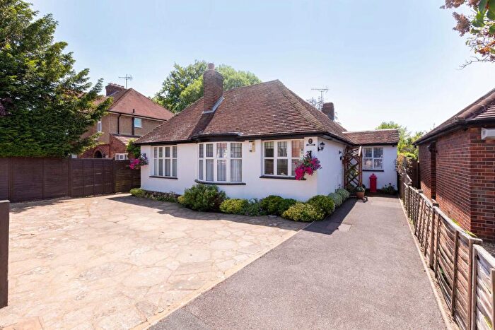 3 Bedroom Detached Bungalow For Sale In Pinkneys Road, Maidenhead, SL6
