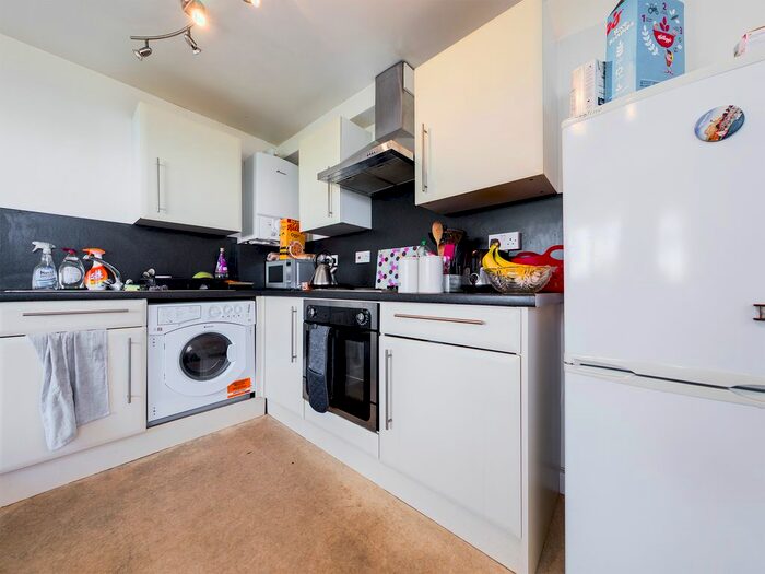 3 Bedroom Flat To Rent In Steyning Avenue, Peacehaven, BN10