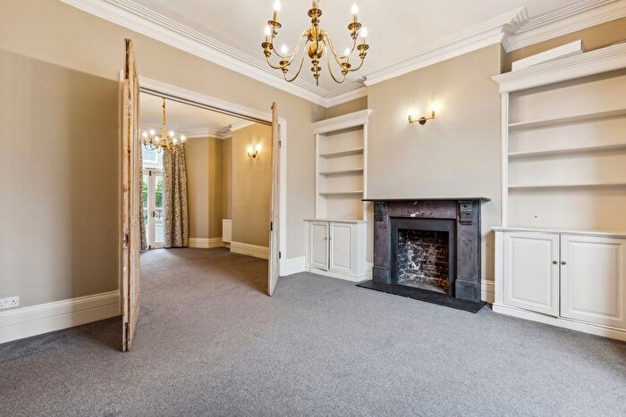 5 Bedroom Property To Rent In Godolphin Road, Shepherds Bush, W12