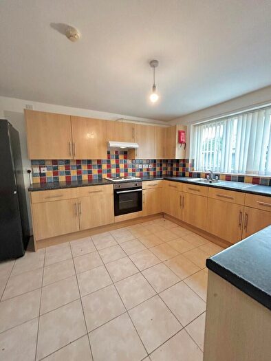 10 Bedroom House To Rent In Llanbleddian Gardens, Cardiff(City), CF24