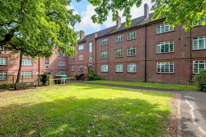 2 Bedroom Flat To Rent In Belmont Grove London, SE13