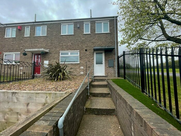 3 Bedroom End Of Terrace House To Rent In Chichester Close, NG5