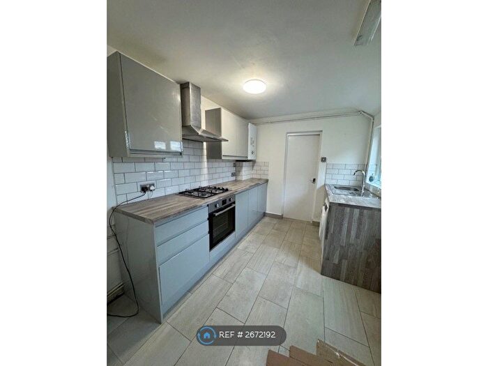 2 Bedroom Flat To Rent In Lancaster Road, Hitchin, SG5