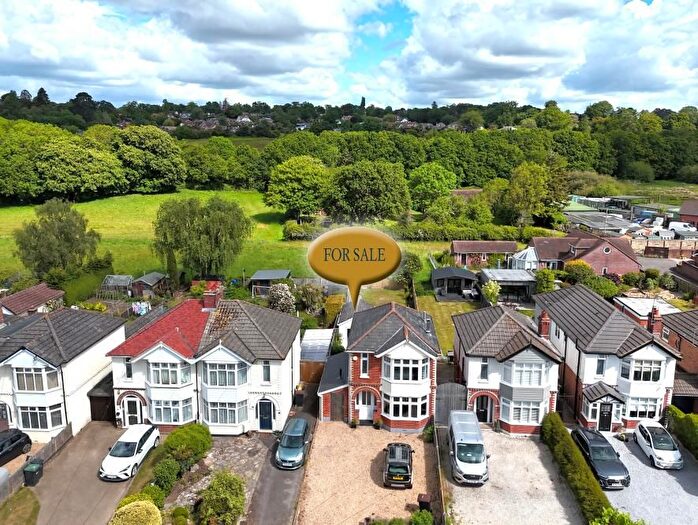 3 Bedroom Detached House For Sale In Leigh Road, Wimborne, Dorset, BH21