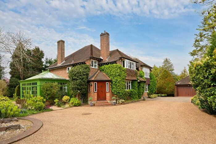 4 Bedroom Detached House For Sale In Home Farm Close, Esher, Surrey, KT10