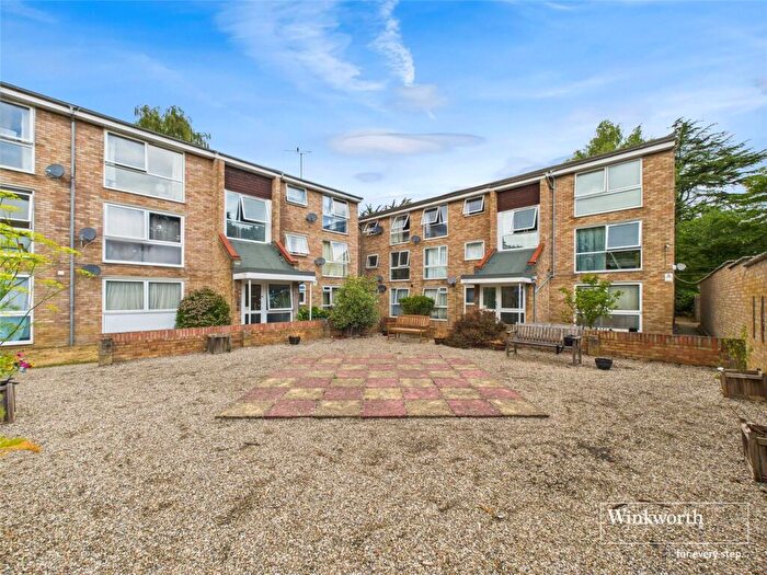 2 Bedroom Apartment For Sale In Josephine Court, Reading, RG30