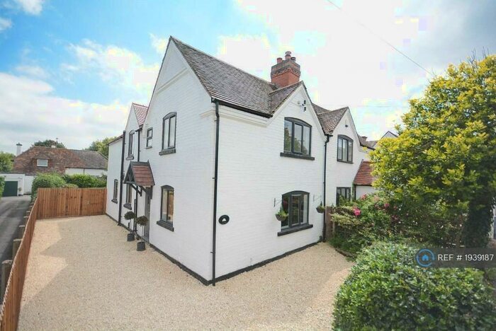 4 Bedroom Semi-Detached House To Rent In Hallfields, Edwalton, Nottingham, NG12