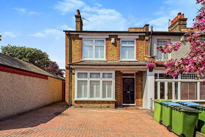 2 Bedroom End Of Terrace House To Rent In Howarth Road, London, SE2