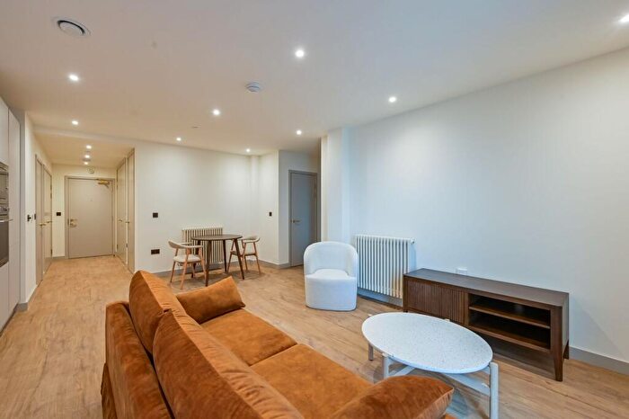 1 Bedroom Flat To Rent In Selbourne Road, Walthamstow, E17