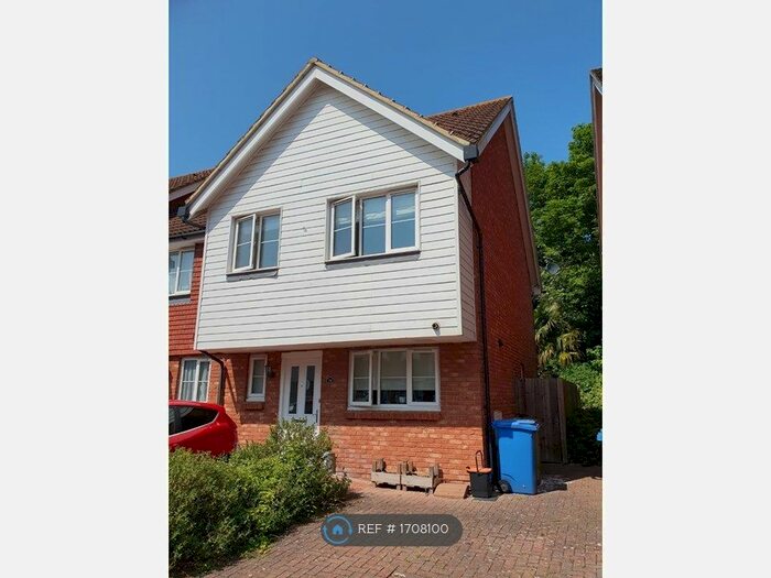 3 Bedroom End Of Terrace House To Rent In Finch Close, Faversham, ME13