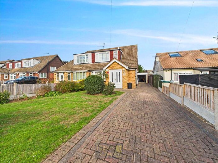 3 Bedroom Semi-Detached House For Sale In Victoria Road, Laindon, Basildon, Essex, SS15