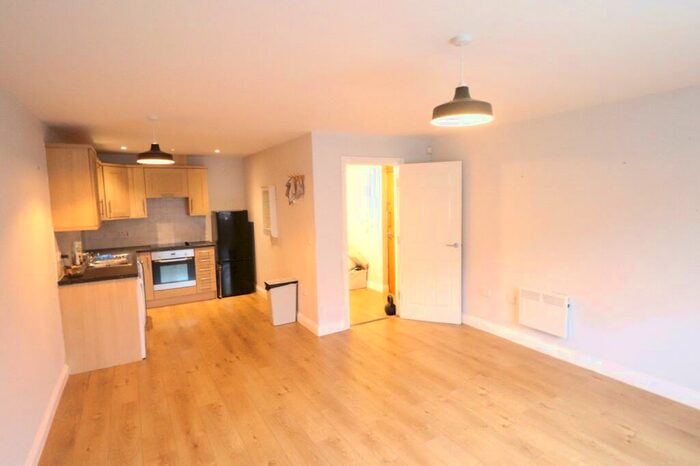 2 Bedroom Flat To Rent In Horsforde View, Bramley, Leeds, West Yorkshire, LS13