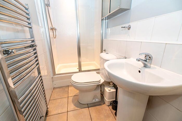 2 Bedroom Flat To Rent In Dalkeith Road, Edinburgh, EH16
