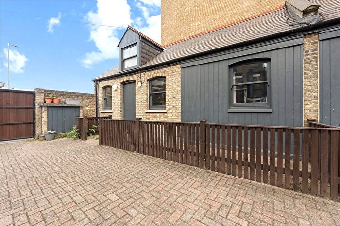 1 Bedroom Flat For Sale In High Street, Walthamstow, London, E17