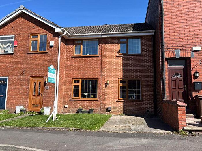 4 Bedroom Semi-Detached House For Sale In Hebron Street, Royton, OL2