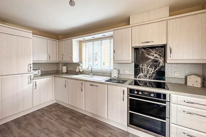 4 Bedroom Detached House For Sale In Stilwells, Rochford, SS4