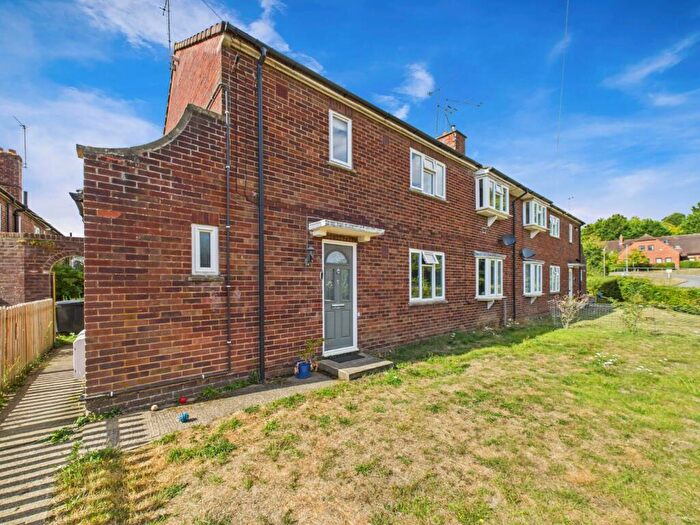 2 Bedroom Maisonette For Sale In Pondwicks, Amersham, Buckinghamshire, HP7