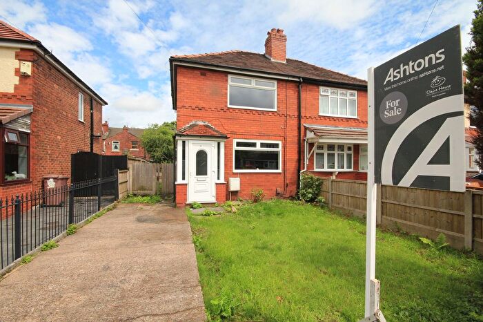 3 Bedroom Semi-Detached House For Sale In Kenilworth Gardens, Newton-Le-Willows, WA12