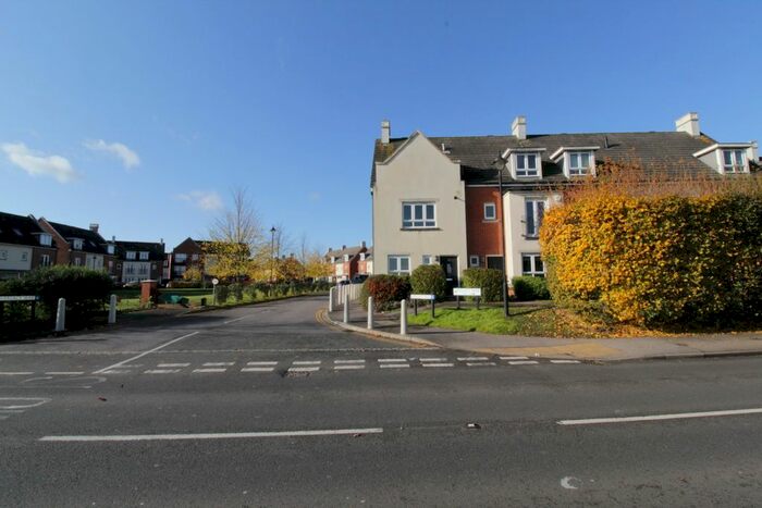 3 Bedroom End Of Terrace House To Rent In Palace Way, Woking, Surrey, GU22