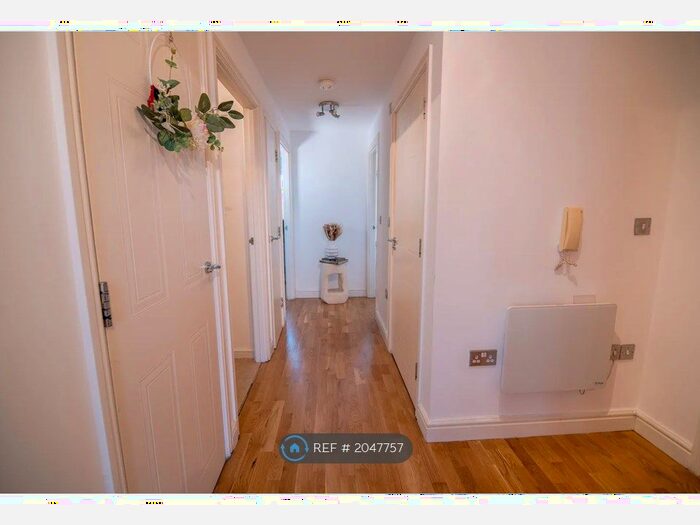2 Bedroom Flat To Rent In Hermitage Close, London, SE2
