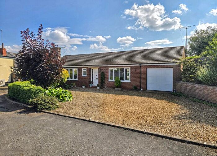 3 Bedroom Bungalow For Sale In Knutsford Lane, Long Buckby, NN6