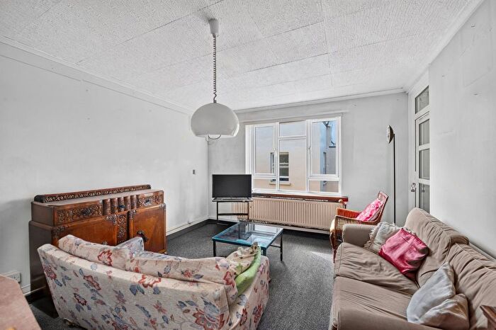 2 Bedroom Flat For Sale In John Aird Court, Paddington, W2