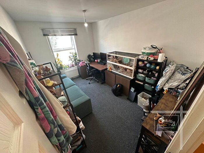 2 Bedroom Flat To Rent In |Ref. |, St. Mary Street, Southampton, SO14