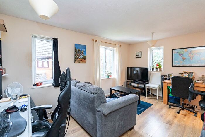 1 Bedroom Flat For Sale In Limeway Terrace, Dorking, RH4