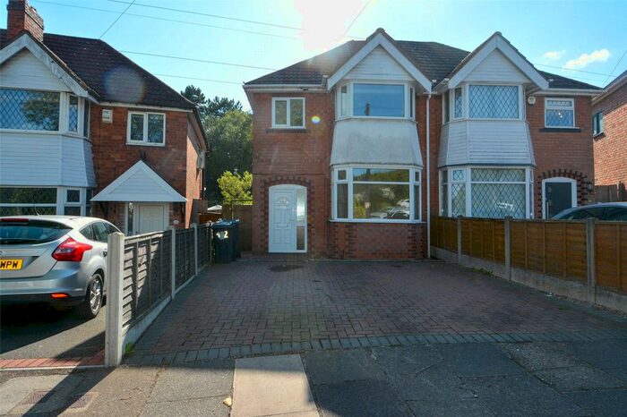 3 Bedroom Semi-Detached House To Rent In Farren Road, Northfield, Birmingham, West Midlands, B31