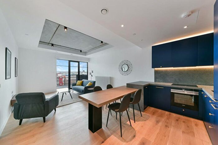 2 Bedroom Apartment To Rent In Rendel House, Goodluck Hope, London, E14