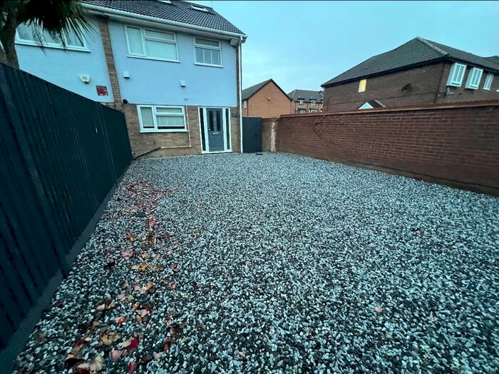 4 Bedroom End Of Terrace House To Rent In London Road, Ashford, TW15