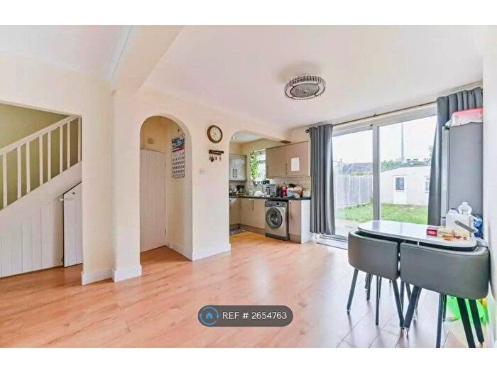 3 Bedroom Terraced House To Rent In Mitcham Road, Croydon, CR0