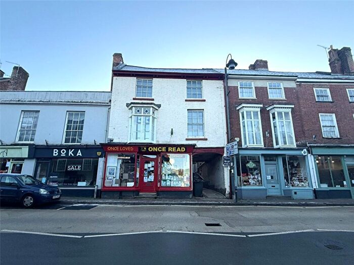 3 Bedroom Maisonette To Rent In High Street, Crediton, Devon, EX17
