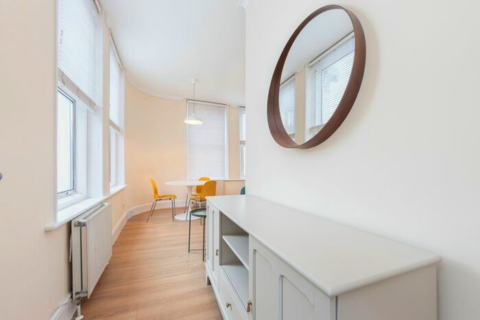 1 Bedroom Flat To Rent In Farringdon Road, Clerkenwell, London, EC1R