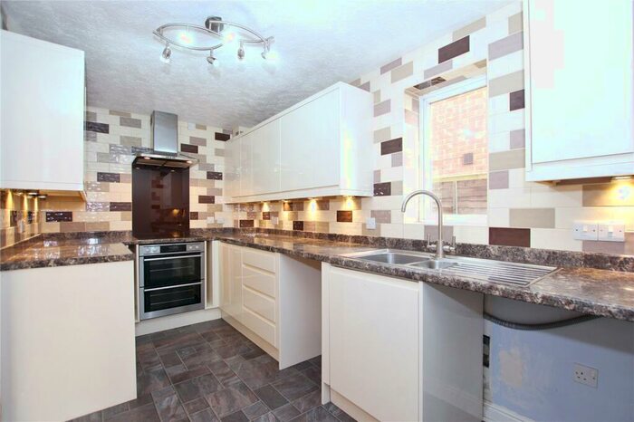 3 Bedroom Detached House To Rent In Hollyacres, Worthing, West Sussex, BN13