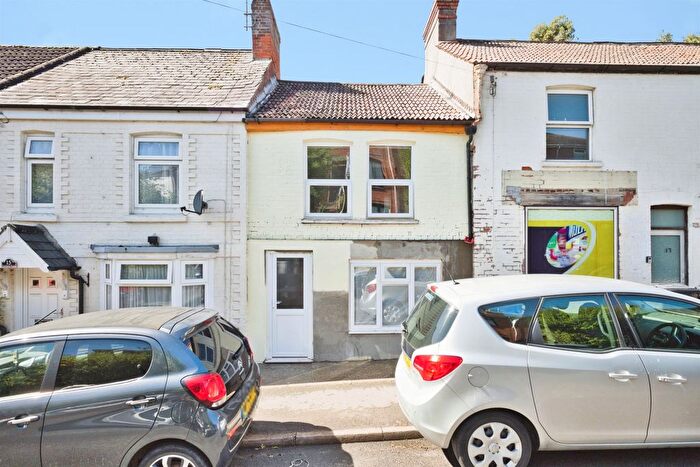 2 Bedroom Terraced House For Sale In Eastland Road, Yeovil, BA21