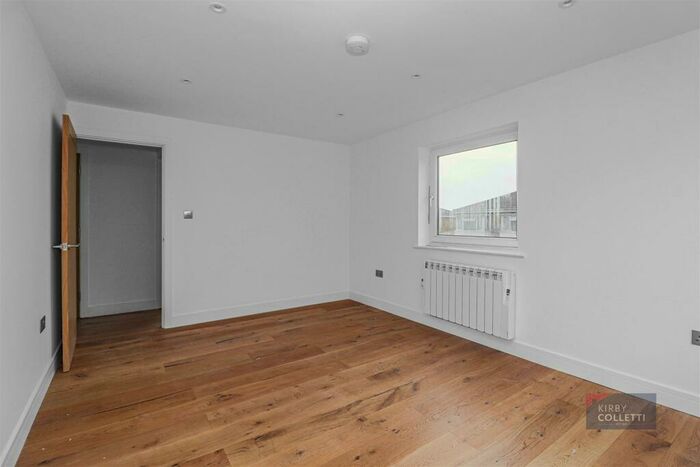 1 Bedroom Flat To Rent In Winford Drive, Broxbourne, EN10