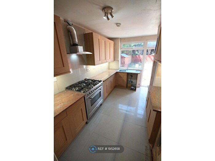 3 Bedroom Semi-Detached House To Rent In Goosemoor Lane, Birmingham, B23