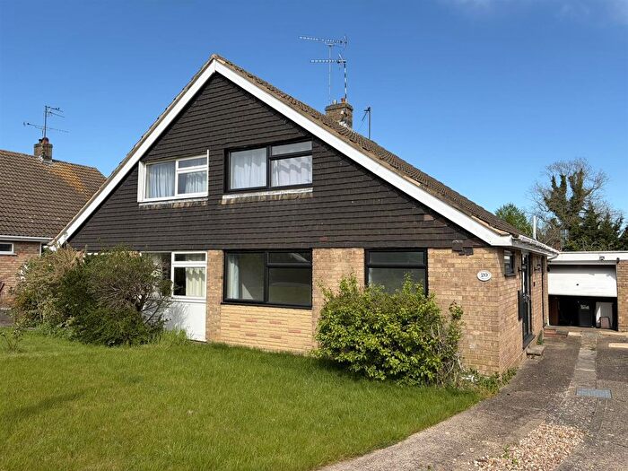 3 Bedroom Property For Sale In Ennerdale Close, Daventry, NN11