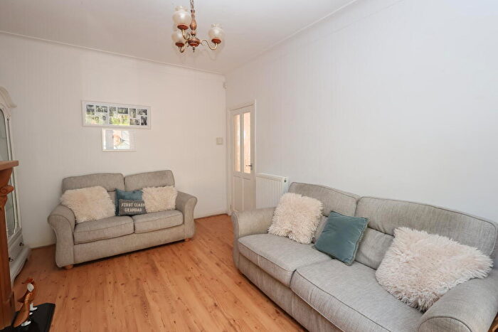 3 Bedroom Terraced House For Sale In Thornbury Road, M32