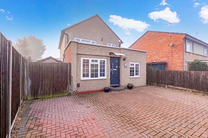 4 Bedroom Detached House For Sale In Green Lane, Windsor, SL4