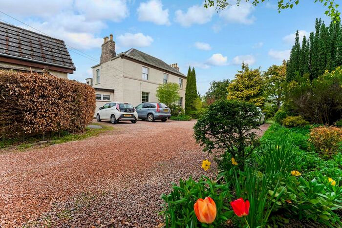 3 Bedroom Maisonette For Sale In Langleybank, Perth, PH2